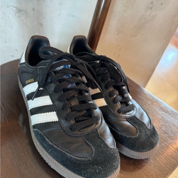 Adidas Sambas - Almost New - Picture 4 of 4